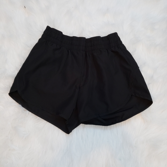 Athletic shorts - Picture 1 of 3